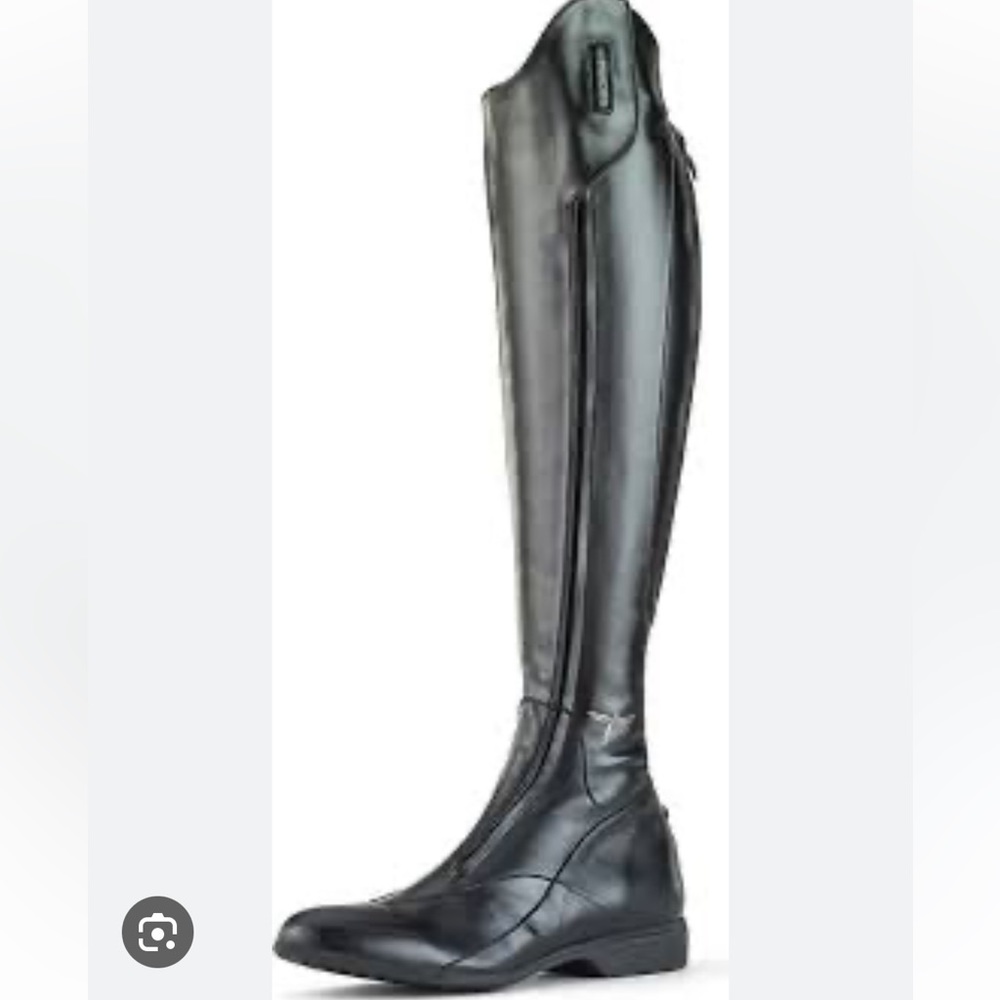 Like new freejump riding boots